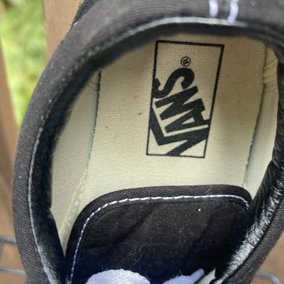 Vans Old Skool Shoe - Picture 10 of 11